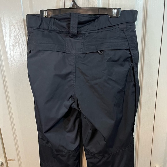 LL Bean Snowboard pants with removable suspenders - Picture 3 of 11